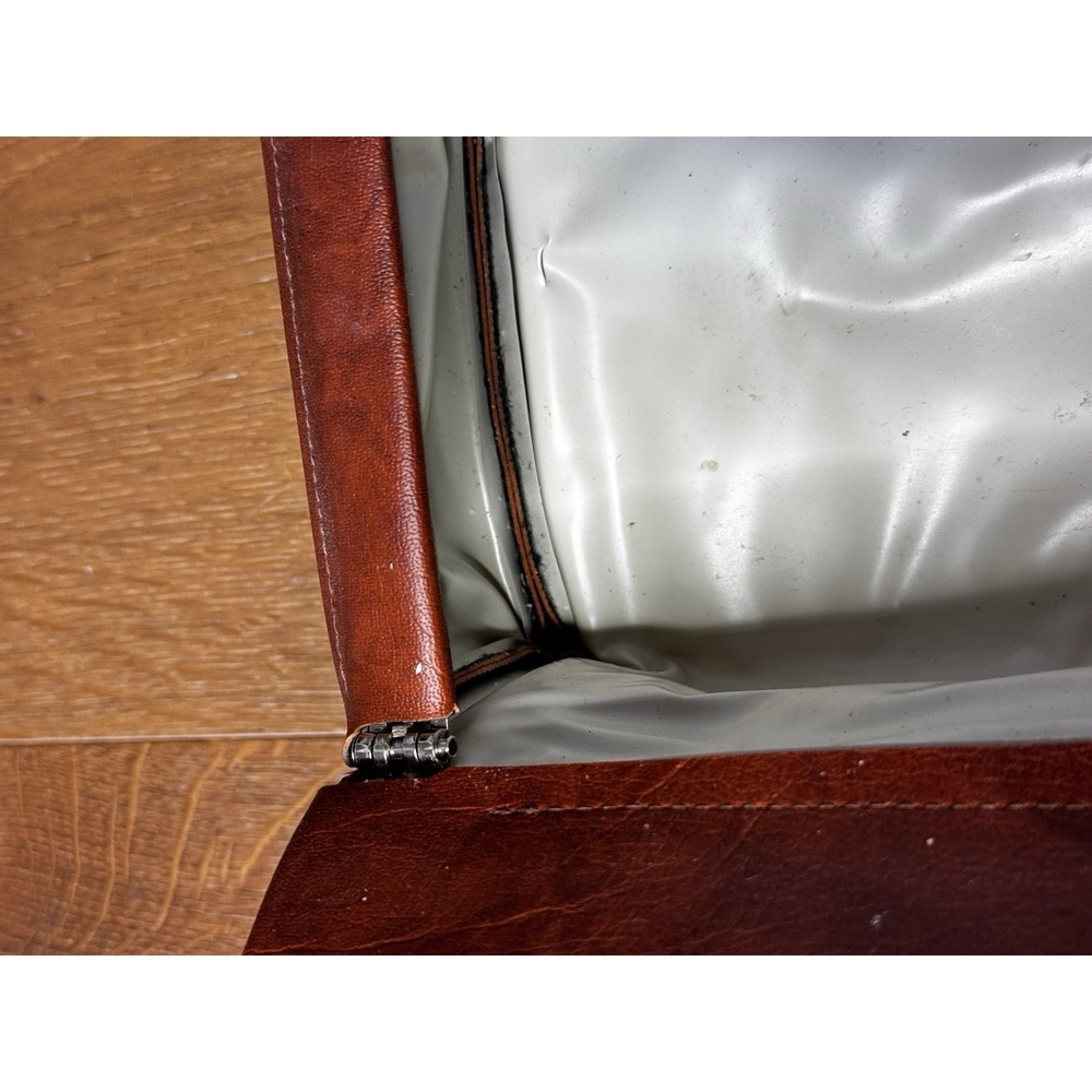 Vintage Flip Top Valet Kit by St Thomas 1970's - Picture 9 of 16